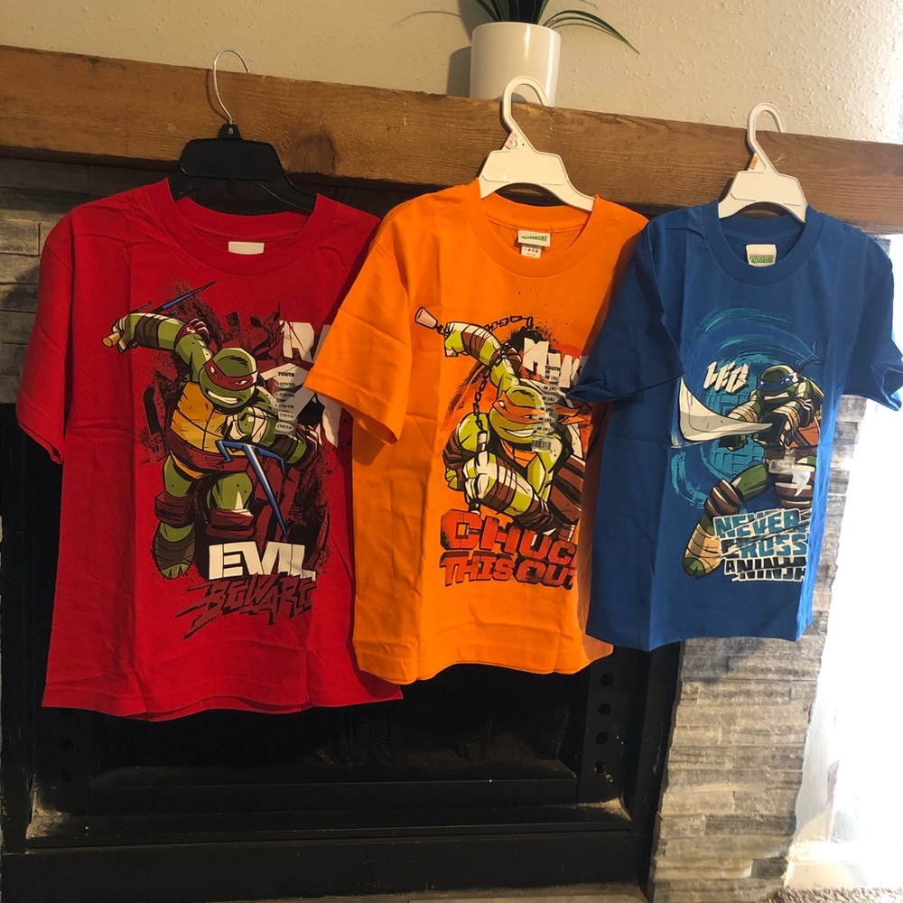 Teenage mutant ninja TURTLES T-shirts combo.Red, orange, blue.